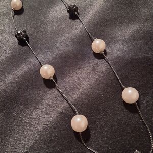 Elegant Pearl and Black Crystal Bead Necklace. 16-18 Long.